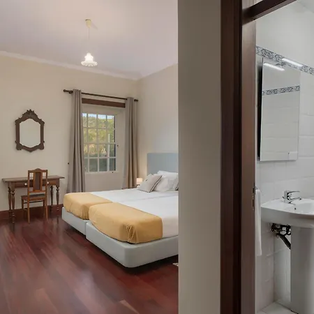 Casa Da Faja Alta - With Breakfast Included, By An Island Bed and Breakfast