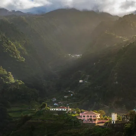Alojamento de Acomodação e Pequeno-almoço Casa Da Faja Alta - With Breakfast Included, By An Island 4*