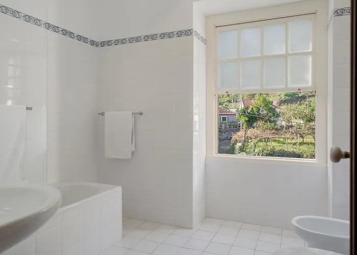 Casa Da Faja Alta - With Breakfast Included, By An Island 4*