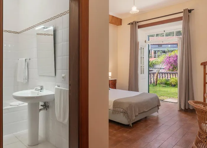 Casa Da Faja Alta - With Breakfast Included, By An Island Bed & Breakfast